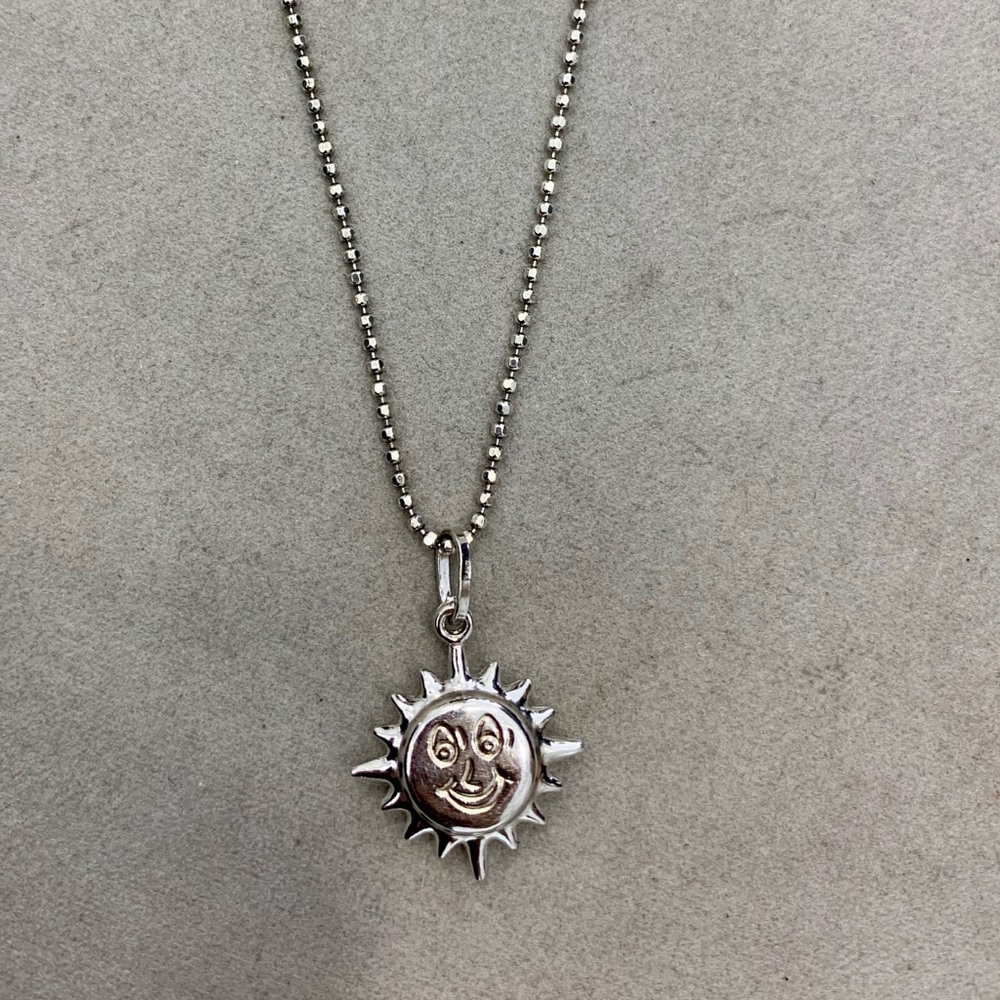 SILVER SUN PENDANT CHARM
